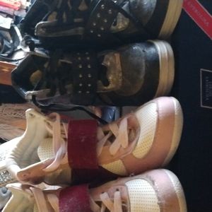 2 pair special snekaers